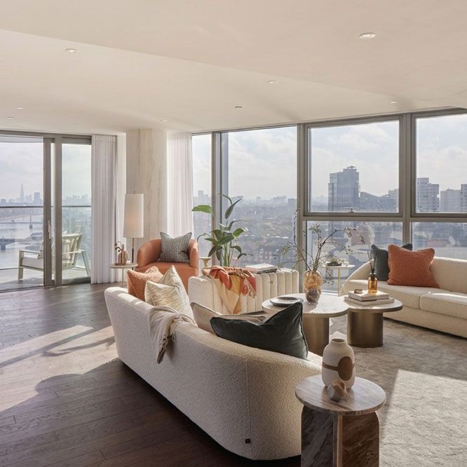 Live beside the Thames in the heart of Chelsea.